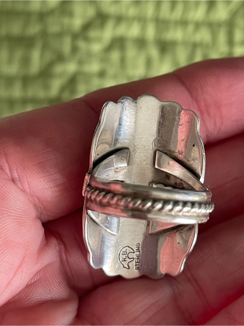 BEAUTIFUL OLD PAWN RUNNING BEAR NATIVE AMERICAN 925 TURQUOISE SHIELD RING SIZE 9 - Picture 6 of 9